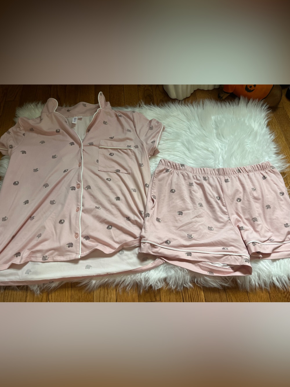 Short Sleeve Pink Knit Pajama Set with Printed Hedgehogs